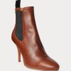Bottes marron à petits talons en cuir de veau Vachetta Ralph Lauren pour femme Bottes marron à petits talons en cuir de veau Vachetta Ralph Lauren pour femme