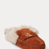 Chaussures plates en daim marron Ralph Lauren Savanah pour femmes avec bordure en fausse fourrure Chaussures plates en daim marron Ralph Lauren Savanah pour femmes avec bordure en fausse fourrure