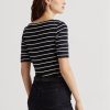 Hauts à col bateau rayés bleu marine Ralph Lauren pour femme Hauts à col bateau rayés bleu marine Ralph Lauren pour femme