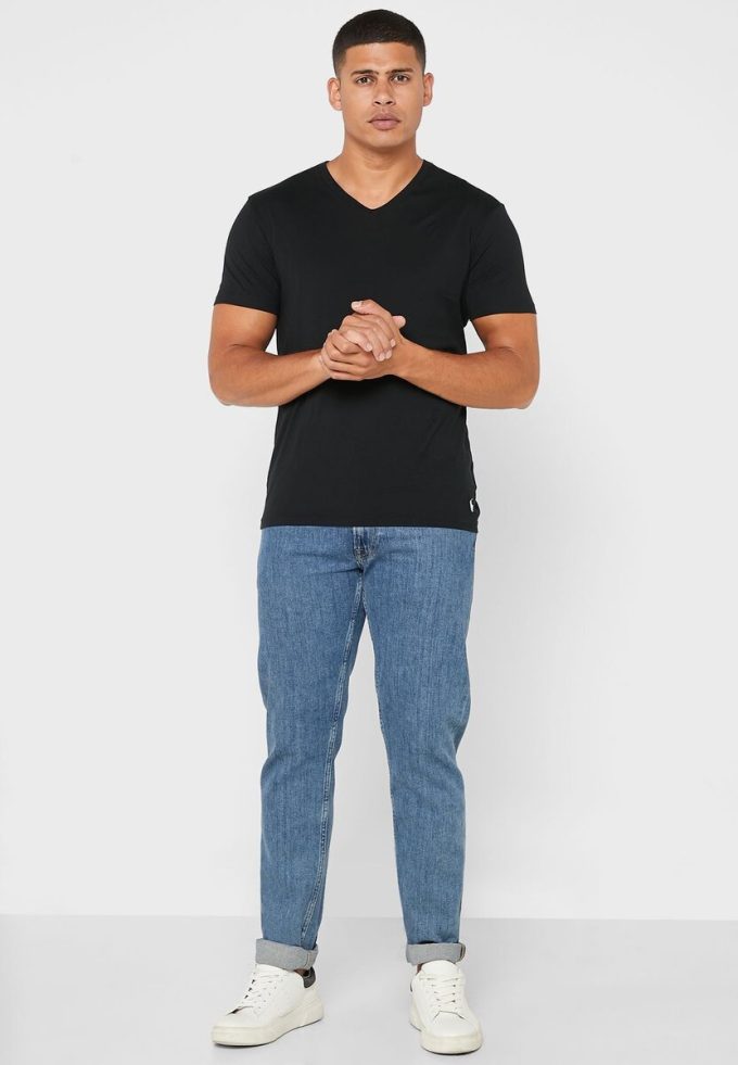 Lot de 2 t-shirts noirs à col en V pour homme Ralph Lauren Essential Lot de 2 t-shirts noirs à col en V pour homme Ralph Lauren Essential