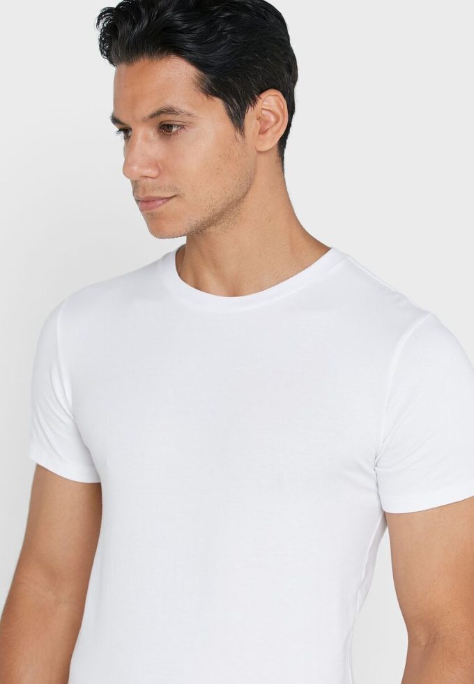 Lot de 2 t-shirts ras du cou essentiels blancs Ralph Lauren pour homme Lot de 2 t-shirts ras du cou essentiels blancs Ralph Lauren pour homme