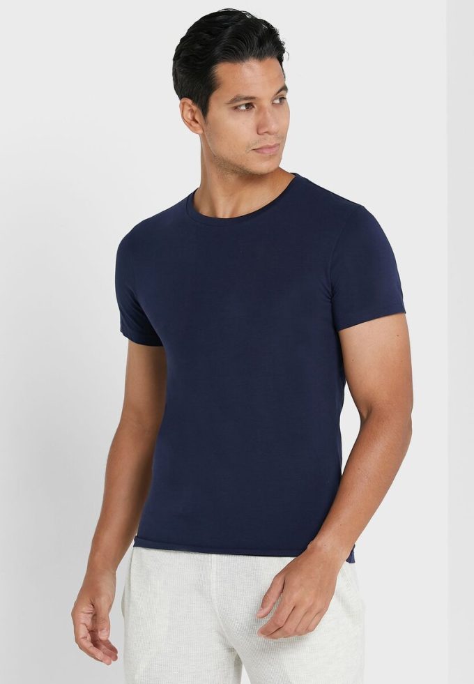 Lot de 2 t-shirts ras du cou essentiels bleu marine Ralph Lauren pour homme Lot de 2 t-shirts ras du cou essentiels bleu marine Ralph Lauren pour homme