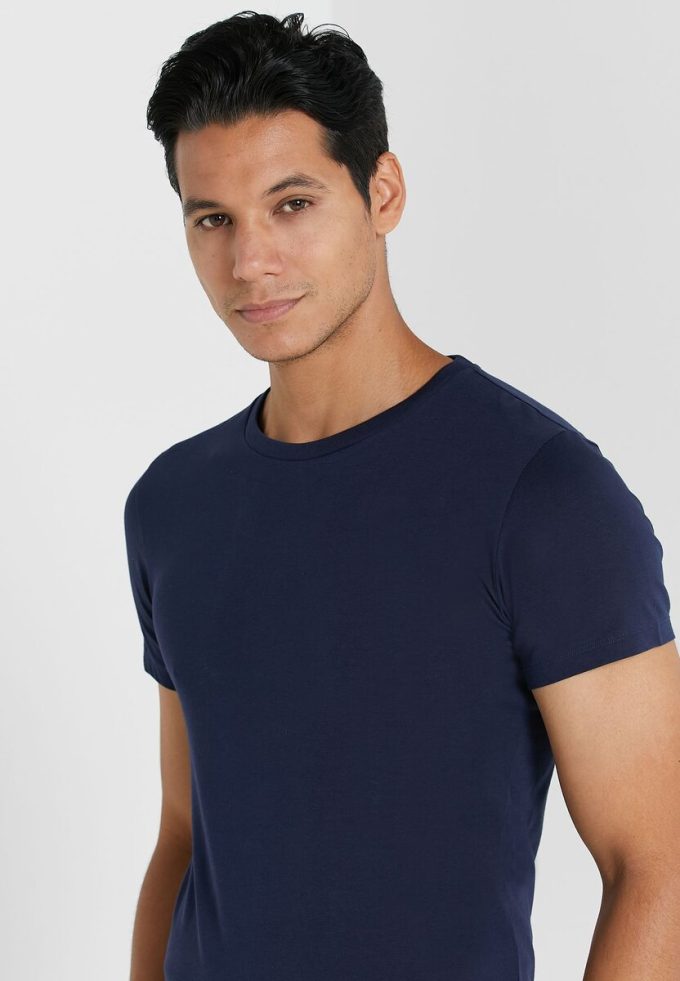 Lot de 2 t-shirts ras du cou essentiels bleu marine Ralph Lauren pour homme Lot de 2 t-shirts ras du cou essentiels bleu marine Ralph Lauren pour homme