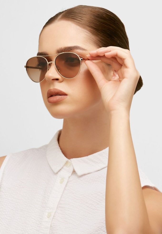 Lunettes de soleil aviateur argentées Ralph Lauren 0Ra4135 pour femme Lunettes de soleil aviateur argentées Ralph Lauren 0Ra4135 pour femme