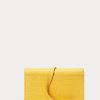 Portefeuilles à chaîne Ralph Lauren Polo ID pour femme moutarde à motif crocodile Portefeuilles à chaîne Ralph Lauren Polo ID pour femme moutarde à motif crocodile