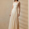 Robe de soirée Talbert en crêpe et satin crème pour femme Ralph Lauren Robe de soirée Talbert en crêpe et satin crème pour femme Ralph Lauren