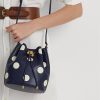 Sac à main Andie moyen à pois Ralph Lauren bleu marine/vanille raffiné pour femme Sac à main Andie moyen à pois Ralph Lauren bleu marine/vanille raffiné pour femme
