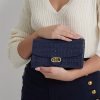 Sacs bandoulière Adair de taille moyenne en cuir gaufré Ralph Lauren bleu marine raffiné pour femme Sacs bandoulière Adair de taille moyenne en cuir gaufré Ralph Lauren bleu marine raffiné pour femme
