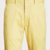 Short en sergé extensible jaune Ralph Lauren pour homme, coupe ajustée Short en sergé extensible jaune Ralph Lauren pour homme, coupe ajustée
