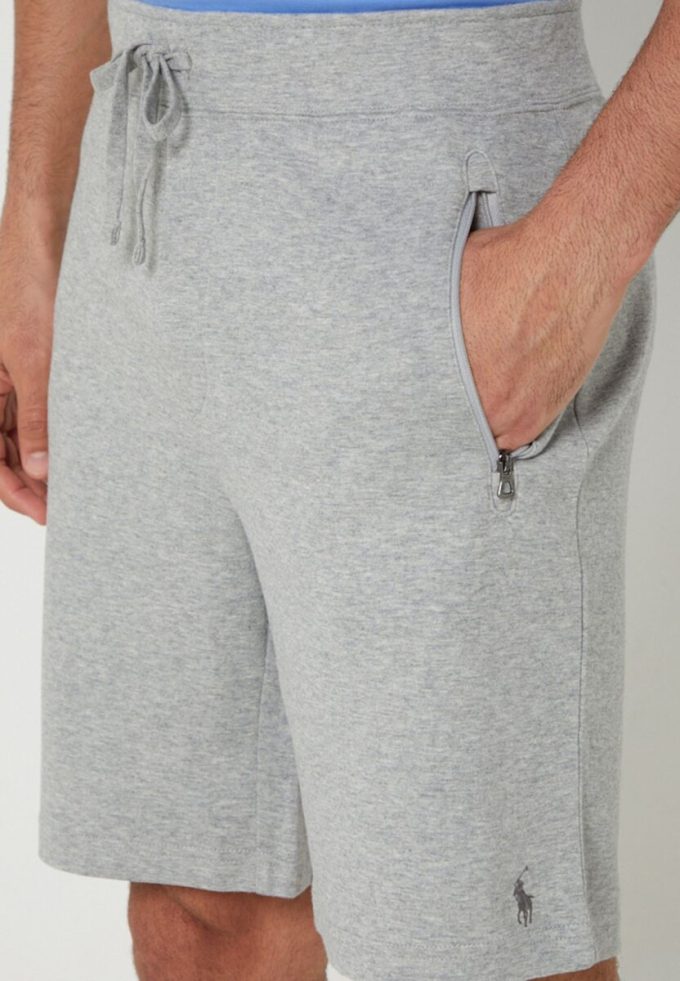 Short essentiel gris Ralph Lauren pour homme Short essentiel gris Ralph Lauren pour homme