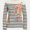 T-shirts à manches longues en jersey à fleurs et rayures Ralph Lauren crème/bleu marine pour femme T-shirts à manches longues en jersey à fleurs et rayures Ralph Lauren crème/bleu marine pour femme