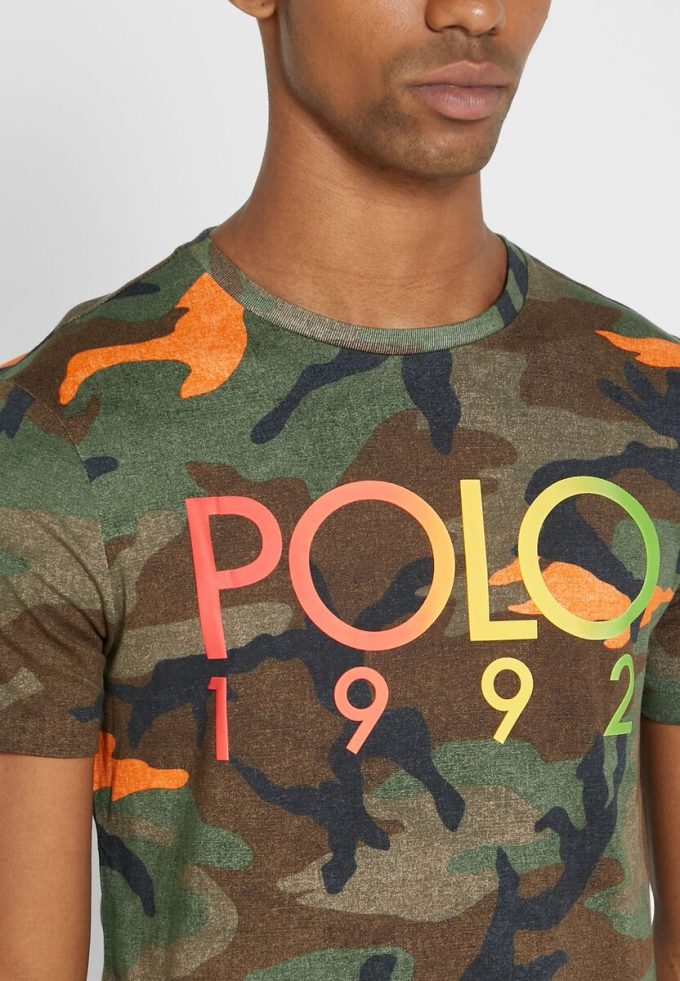 T-shirts multicolores à col ras du cou et motif camouflage Ralph Lauren pour homme T-shirts multicolores à col ras du cou et motif camouflage Ralph Lauren pour homme